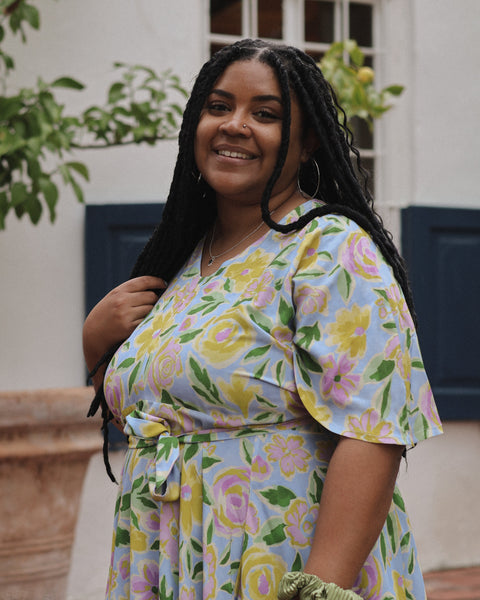 Inga in lemonade sisterhood dress